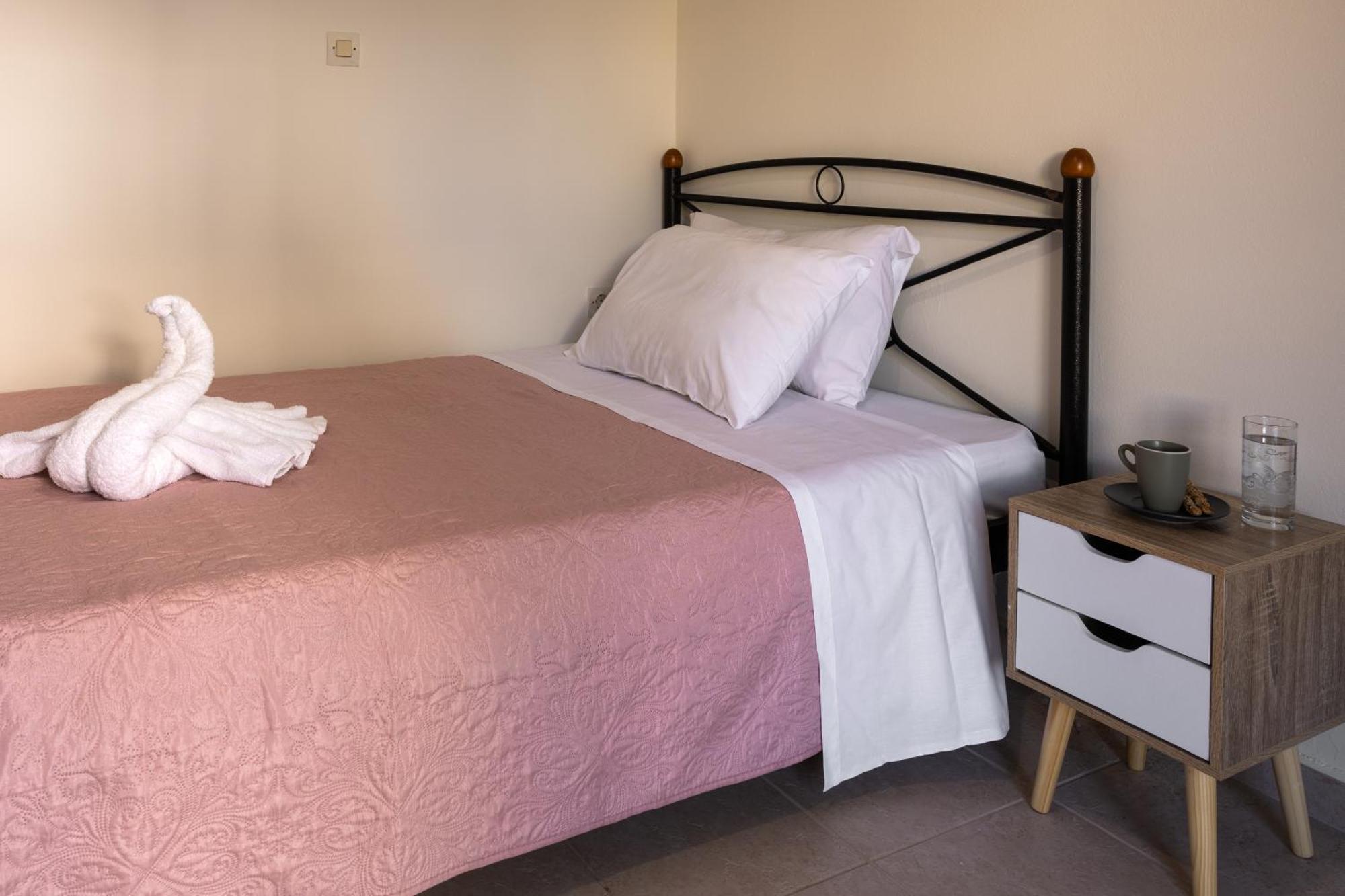 Pavlos Apartments 阿尔戈斯托利翁 外观 照片